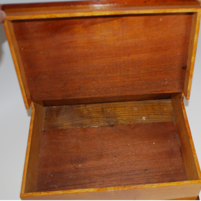 Vintage Close Up Box - Image 2