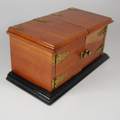 Madison Die Box: scarce - Image 3
