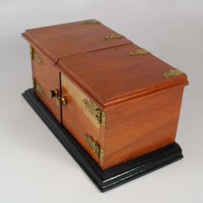 Madison Die Box: scarce - Image 4