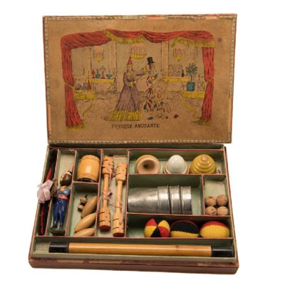 Early French Magic set circa 1890 with great graphics