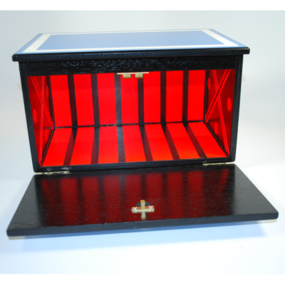 Mirror Box: one of the finest we have seen: Paul Picha High end Magic Apparatus, England - Image 2