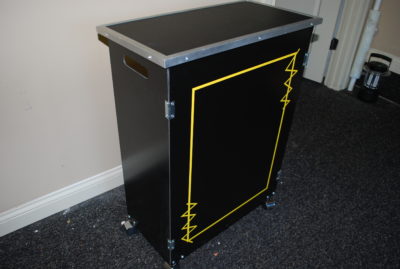 Malloy Modern Magic Lightweight Tri-fold table - Image 3