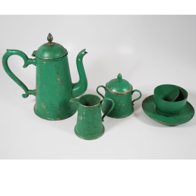 Thayer Tea Set and Confetti Cup