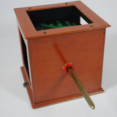 The Jewel Chest of Chung See by Loyd Magic: circa 1950 hallmarked - Image 5