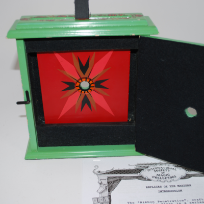 Okito/Williams Replica's of the Master Series Ribbon Penetration: only 30 made - Image 2