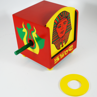 RIng on Rod: Regow's House of Enchantment circa 1950's Near mint! - Image 3