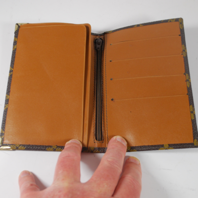 Fred Kaps Vuitton card in wallet: when you must have the best! - Image 4