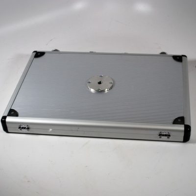 Close up case table - Image 5