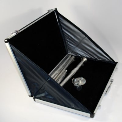 Close up case table - Image 4