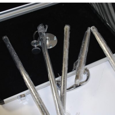 Close up case table - Image 3