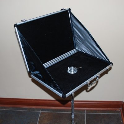 Close up case table - Image 6