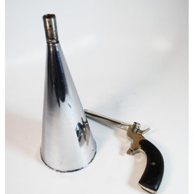 Gun and watch vanish funnel circa 1890 - Image 3