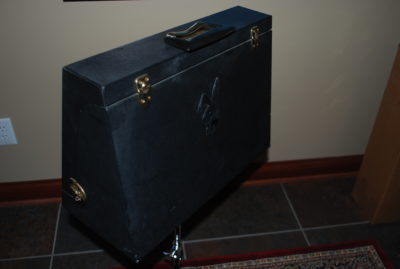 Bob Little Close Up/Stand Up Suitcase Table - Image 4