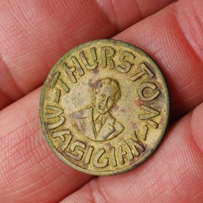Three Original Howard Thurston Tokens: 1928,1929, and SAM commemorative - Image 5