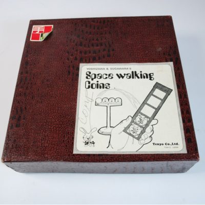 Tenyo Space Walking Coins T-81: English version uses American half dollars - Image 2