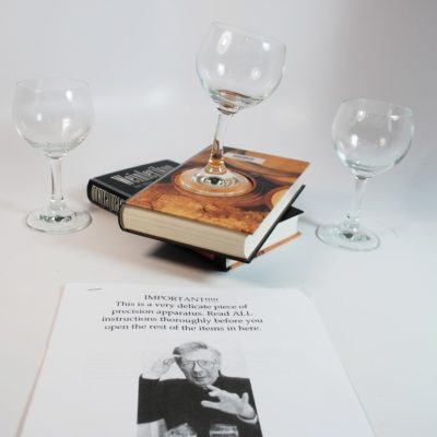 Ted Lesley's Bending Wineglass Verison II: Wonder Workshop Berlin: one of the most amazing performance pieces you can do