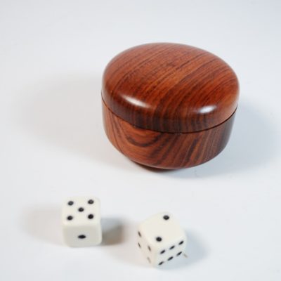 Vintage Sure Shot Dice Box: Miracleum Magic Spain - Image 2
