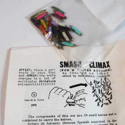Jose De Latorre Kolorfusing color changing knife set with smash climax  and extra knife: scarce: uses the Stanfield Knife gimmick - Image 7