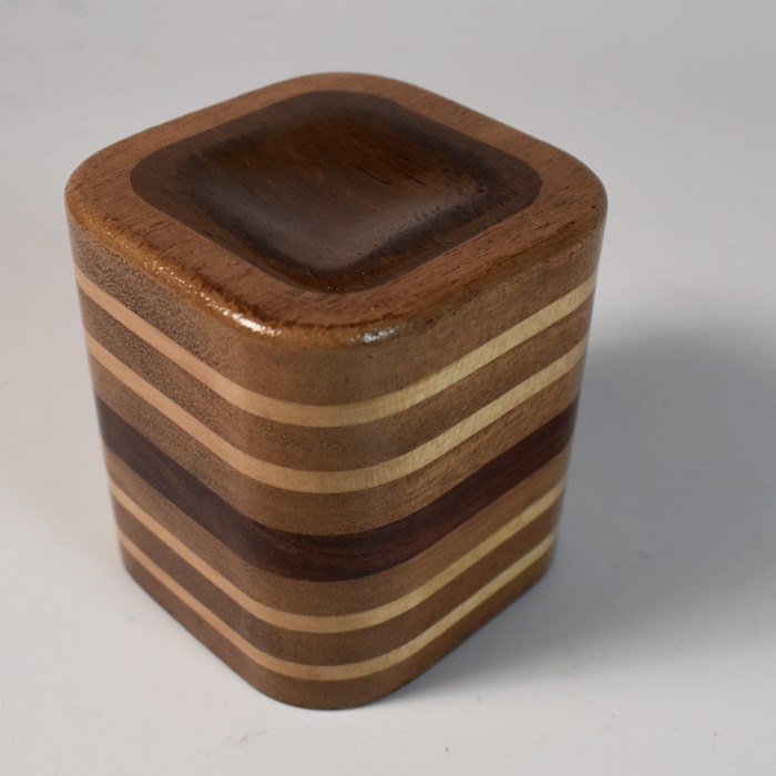 Square segmented chop cup: unusual - Image 2