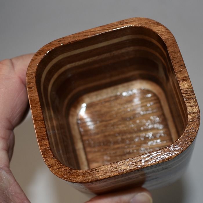 Square segmented chop cup: unusual - Image 3