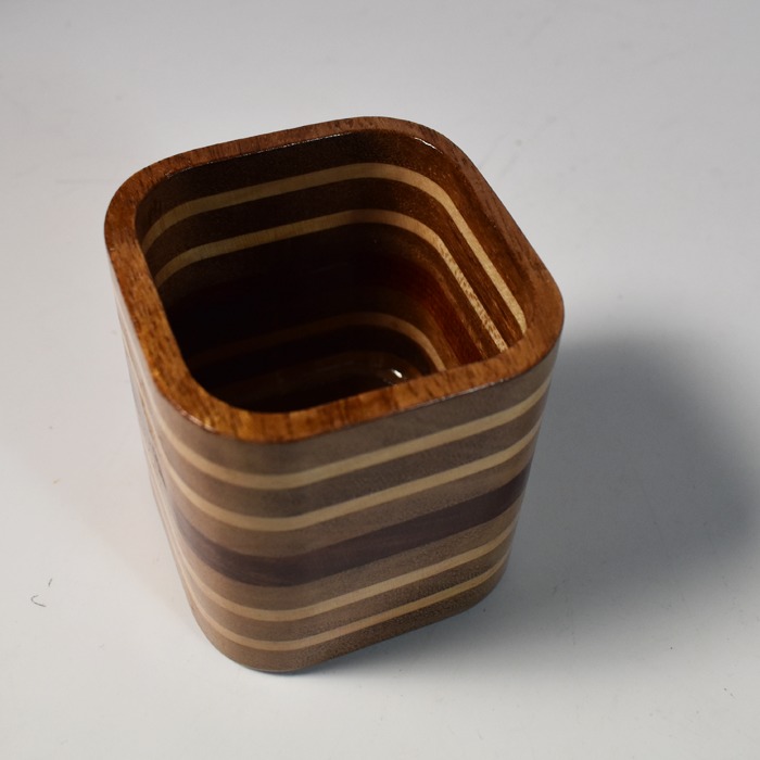 Square segmented chop cup: unusual - Image 4