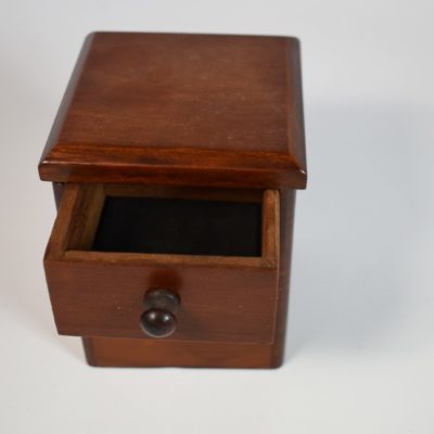 Early "Davenport" Box circa 1900 - Image 4