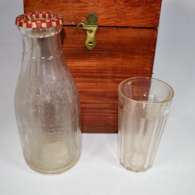 Hunniford the Magician and Ventriloquist Demuth Milk Bottle - Image 3