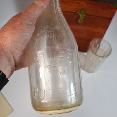 Hunniford the Magician and Ventriloquist Demuth Milk Bottle - Image 4