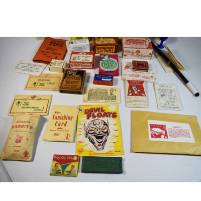 Wonderful selection of vintage packaged close up effects circa 1940’s-1960’s: all complete with instructions - Image 4