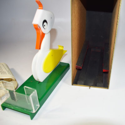 Herbie the Mod Duck 1970 Magic Inc. with original custom case scarce! - Image 4