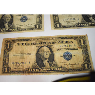 5 real 1935A series Silver Certificate Dollar Bills gimmicked with the same serial number - Image 3