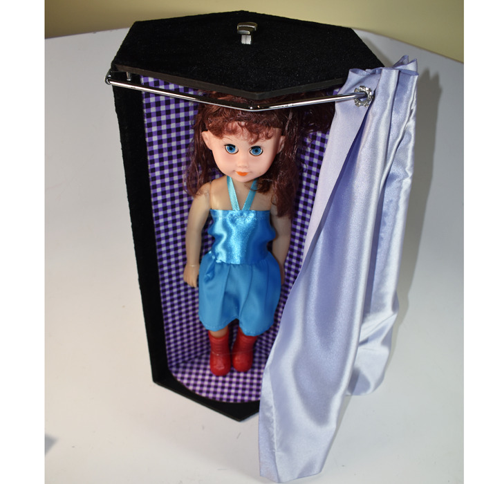 Tora Magic Dress Changing Doll - Image 2