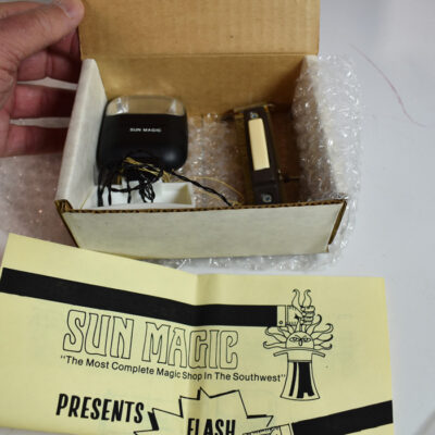 Flash Point (Sun Magic), Miracle Box and Flame Thrower Match (both by John Kennedy) and Inferno. 4 great effects from the 1980’s!! - Image 4