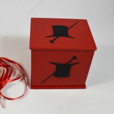 Massey Original Amazring Box in excellent condition.